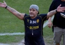 Multan a Maradona por declaraciones en favor de Nicolás Maduro